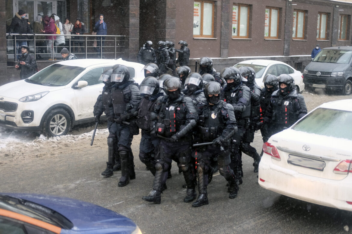 Police_marching WAR POLICE MARCHING
