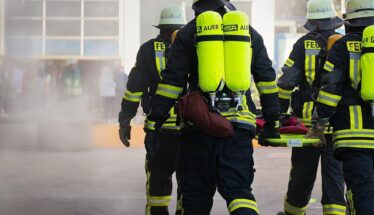 DISASTER PEOPLE FIREFIGHTERS
