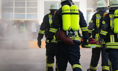 DISASTER PEOPLE FIREFIGHTERS