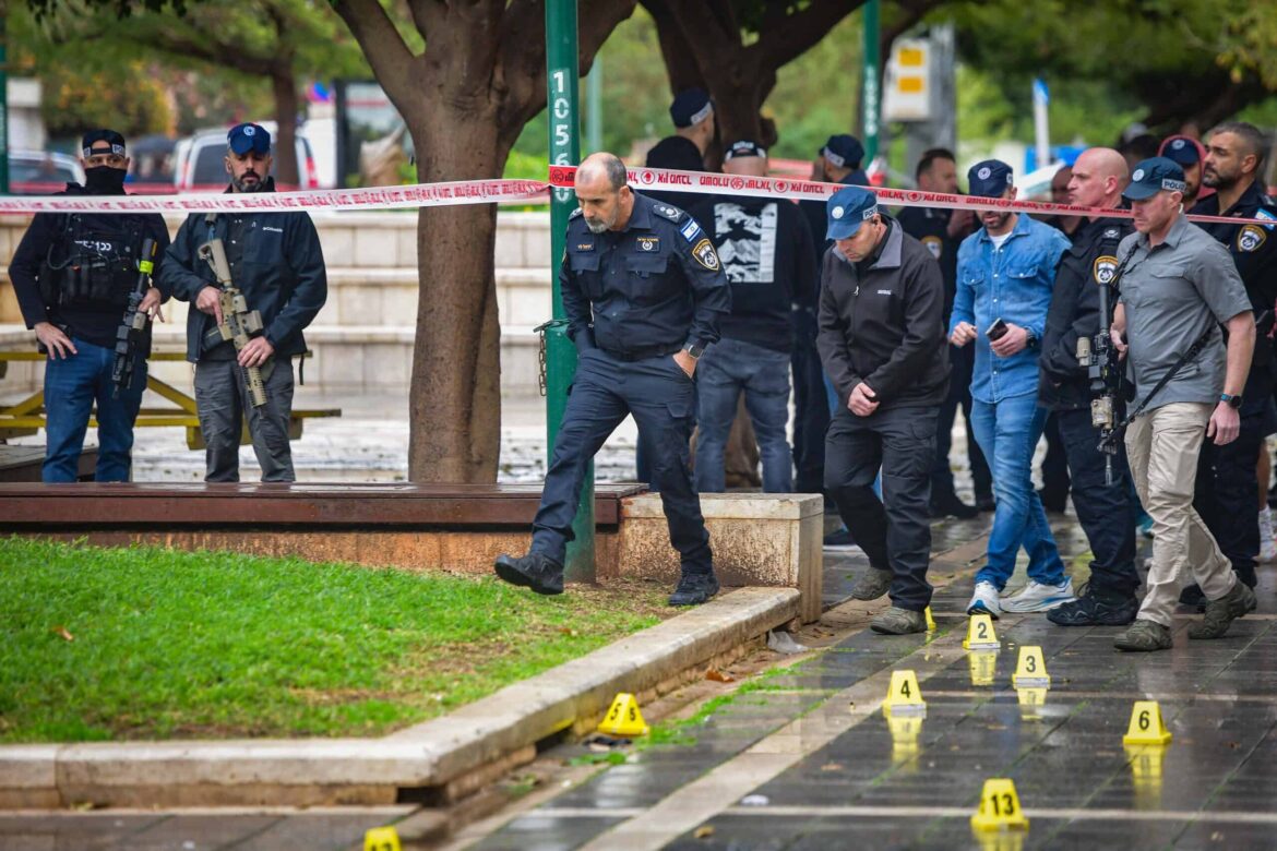 Israeli-Chief-of-Police-Daniel-Levi-at-the-scene-of-a-stabbing-attack-in-Herzliya-scaled